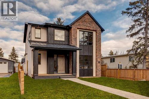 8812 33 Avenue NW  Calgary, AB T3B 1M5