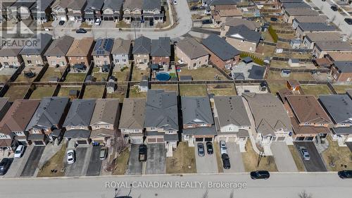 213 RICHARDSON CRESCENT  Bradford West Gwillimbury, ON L3Z 0R5