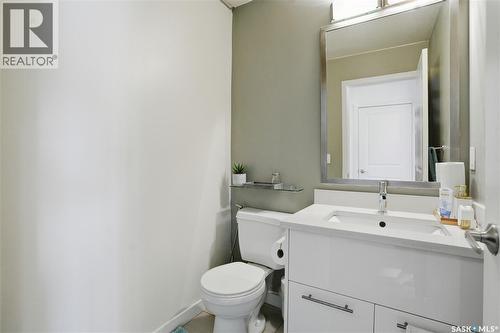 106 410 Ledingham Way, Saskatoon, SK - Indoor Photo Showing Bathroom