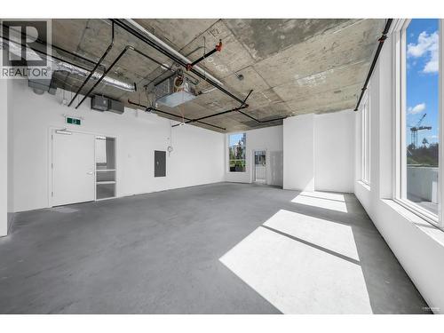 405 2992 Glen Drive, Coquitlam, BC 