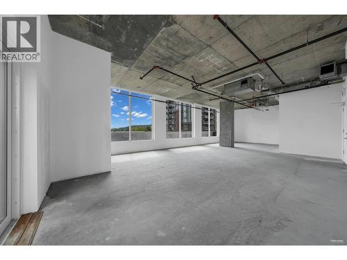 405 2992 Glen Drive, Coquitlam, BC 