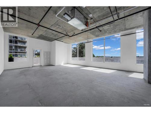 405 2992 Glen Drive, Coquitlam, BC 