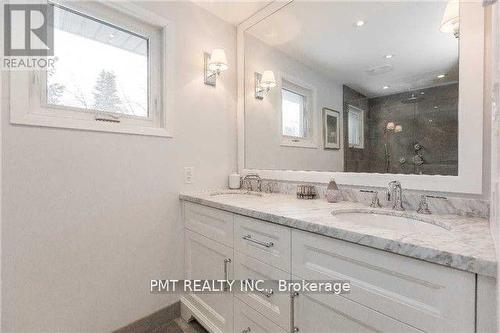 754 Dack Boulevard, Mississauga, ON - Indoor Photo Showing Bathroom