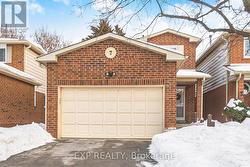 7 FERRI CRESCENT  Brampton, ON L6Z 1R8