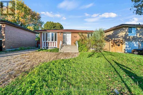 68 CAMPBELL DRIVE  Brampton, ON L6X 2H7