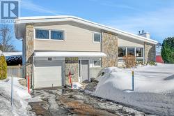 629 GLENHURST CRESCENT  Ottawa, ON K1J 7B6