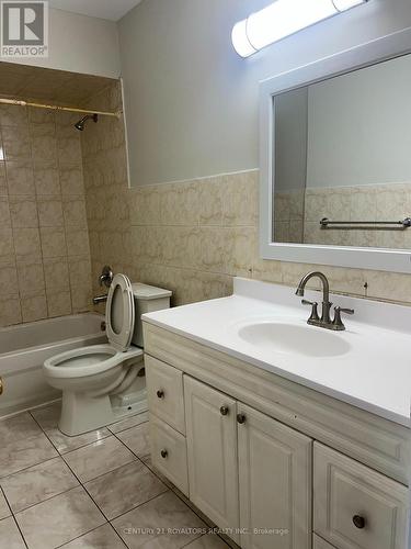 7242 Sills Road, Mississauga, ON - Indoor Photo Showing Bathroom