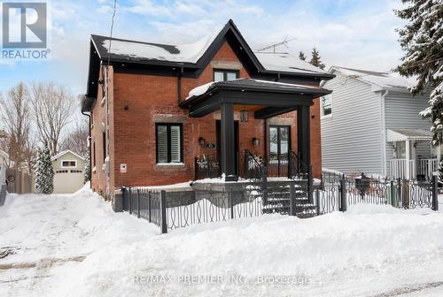 21 ELIZABETH STREET N  Brampton, ON L6X 1S1