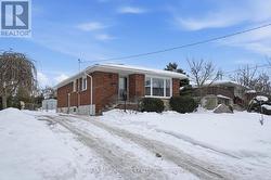 201 MANNING AVENUE  Hamilton, ON L9A 3G3