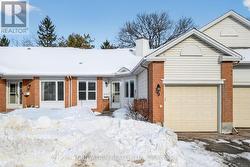 9 HEATHER GLEN COURT  Ottawa, ON K2S 1L3