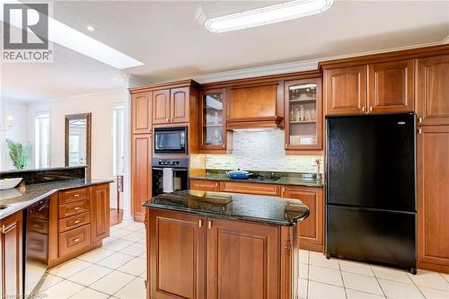 17 Mcnutt Street, Brampton, ON - Indoor Photo Showing Kitchen