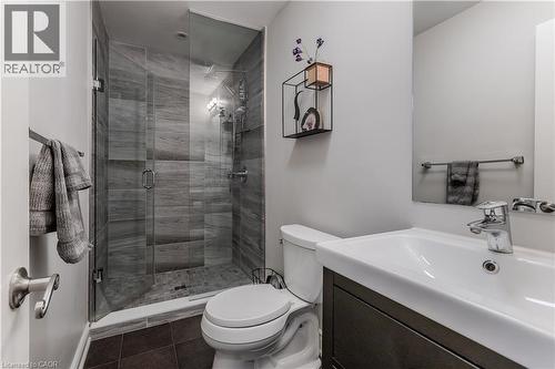 15 Ireson Road, Burlington, ON - Indoor Photo Showing Bathroom