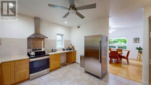600417 Sideroad 50, Chatsworth, ON - Indoor Photo Showing Kitchen