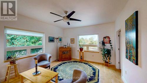 600417 Sideroad 50, Chatsworth, ON - Indoor Photo Showing Other Room