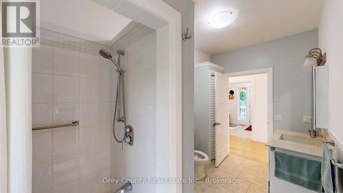 600417 Sideroad 50, Chatsworth, ON - Indoor Photo Showing Bathroom