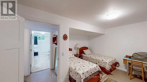 600417 Sideroad 50, Chatsworth, ON - Indoor Photo Showing Bedroom