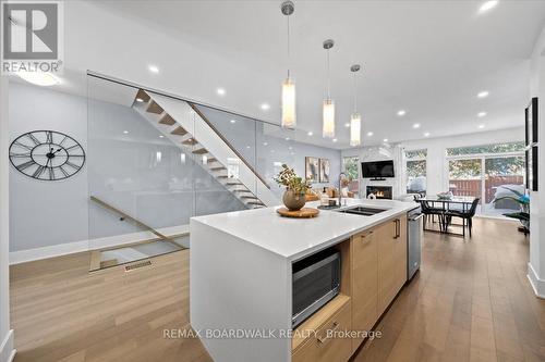 255 Avondale Avenue, Ottawa, ON - Indoor Photo Showing Kitchen With Upgraded Kitchen
