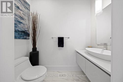 255 Avondale Avenue, Ottawa, ON - Indoor Photo Showing Bathroom