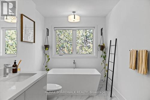 255 Avondale Avenue, Ottawa, ON - Indoor