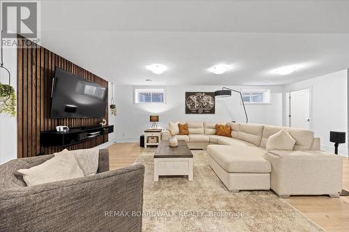 255 Avondale Avenue, Ottawa, ON - Indoor Photo Showing Living Room