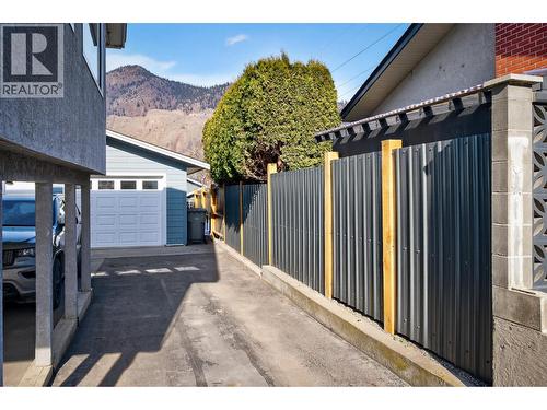 1886 Valleyview Drive, Kamloops, BC - Outdoor