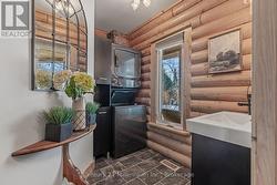 2 pc Bath / Laundry - 