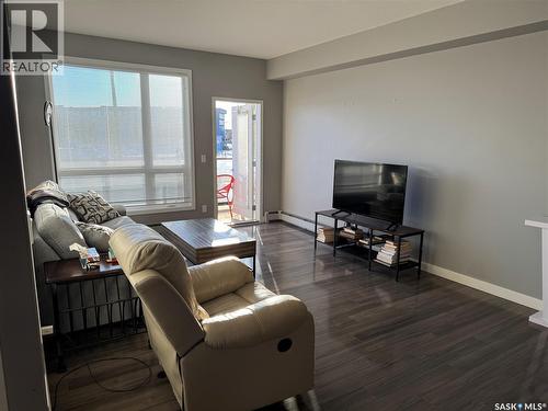 121 158 Pawlychenko Lane, Saskatoon, SK - Indoor Photo Showing Living Room