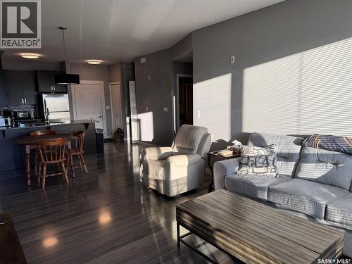 121 158 Pawlychenko Lane, Saskatoon, SK - Indoor Photo Showing Living Room
