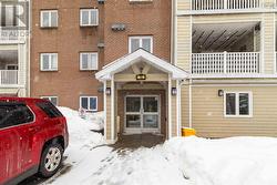 403 15 Langbrae Drive  Halifax, NS B3M 3W5