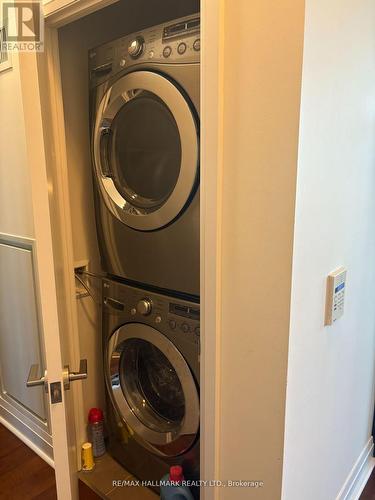 Ph704 - 399 Spring Garden Avenue, Toronto, ON - Indoor Photo Showing Laundry Room