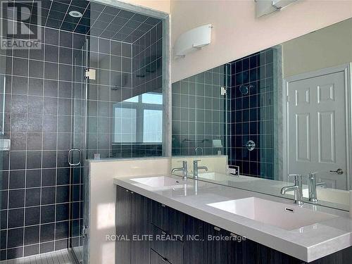 605 Marc Santi Boulevard, Vaughan, ON - Indoor Photo Showing Bathroom