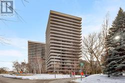 602 - 20 AVOCA AVENUE  Toronto, ON M4T 2B8