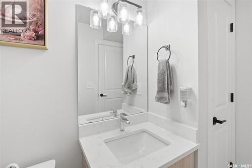 30 651 Dubois Crescent, Saskatoon, SK - Indoor Photo Showing Bathroom