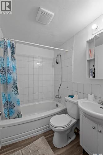 419 9Th Street E, Prince Albert, SK - Indoor Photo Showing Bathroom