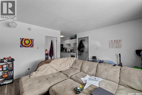 419 9Th Street E, Prince Albert, SK - Indoor Photo Showing Living Room