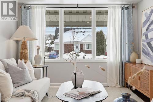 15 Mulock Avenue, Hamilton, ON - Indoor Photo Showing Other Room