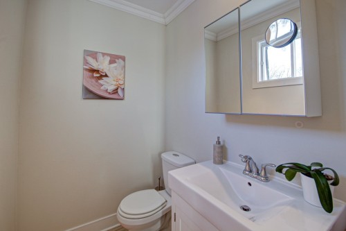 Salle d'eau - 51 Rue Desbarats, Kirkland, QC - Indoor Photo Showing Bathroom