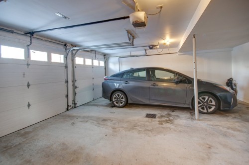 Garage - 51 Rue Desbarats, Kirkland, QC - Indoor Photo Showing Garage