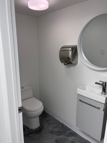Powder room - 114-1-173  - 173B Av. Cartier, Pointe-Claire, QC - Indoor Photo Showing Bathroom