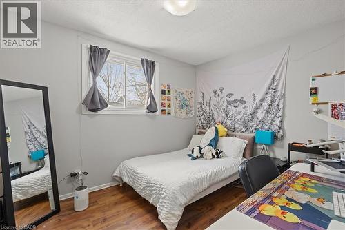 400 Midwood Crescent, Waterloo, ON - Indoor Photo Showing Bedroom
