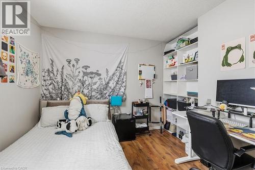 400 Midwood Crescent, Waterloo, ON - Indoor Photo Showing Bedroom