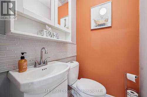 668 Jacob Lane, Waterloo, ON - Indoor Photo Showing Bathroom