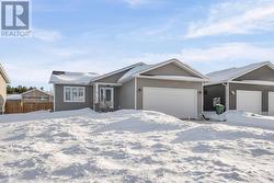 11 TERRANCE DRIVE  Petawawa, ON K8H 0G3