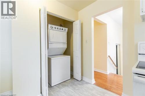16 Garrow Drive, Hamilton, ON - Indoor Photo Showing Laundry Room