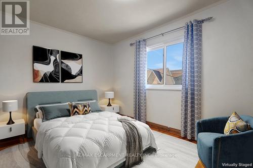 14 Niagara Street, Hamilton, ON - Indoor Photo Showing Bedroom