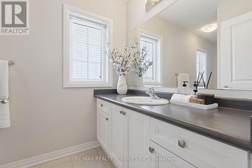 181 South Creek Drive, Kitchener, ON - Indoor Photo Showing Bathroom
