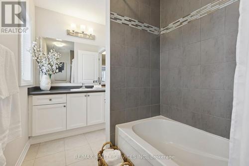 181 South Creek Drive, Kitchener, ON - Indoor Photo Showing Bathroom