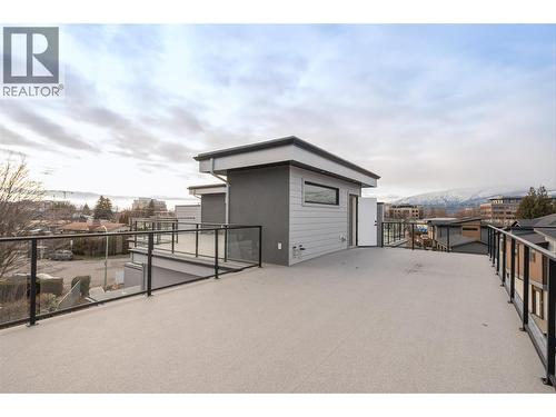 732 Coopland Crescent Unit# 4, Kelowna, BC - Outdoor With Exterior