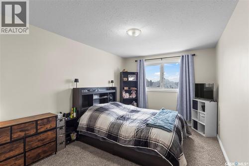 217 515 28Th Street E, Prince Albert, SK - Indoor Photo Showing Bedroom