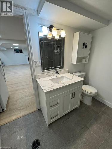 81 Summerlea Drive, Hamilton, ON - Indoor Photo Showing Bathroom